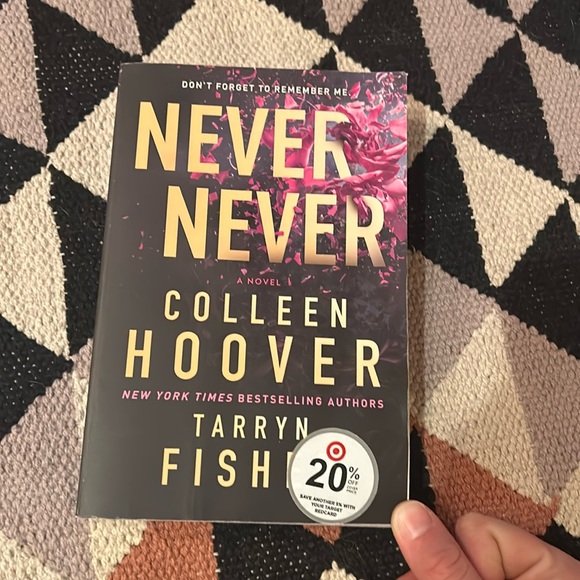 Never Never - Colleen Hoover & Tarryn Fisher - Picture 1 of 2